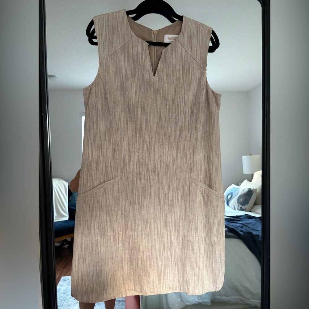 Laundry by Shelli Segal Elegant Beige linen blend Sleeveless Dress.